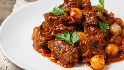 Гръцко стифадо с телешко от Кефалония