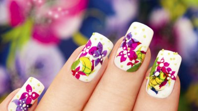 Цветни идеи за красив маникюр