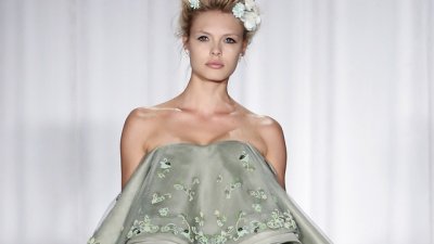 Посрещнете пролетта с цветя в косите