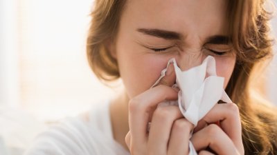 Защо силното издухване на носа е опасно?