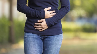 Натурални начини да намалите подуването на корема 