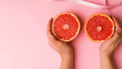 Какво причинява промени в цвета на зърната на гърдите