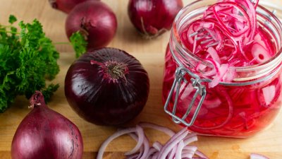 Маринован лук – лесна рецепта