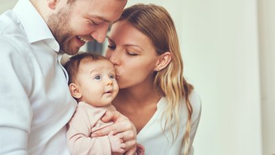 Защо целувките са важни за бебето?