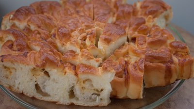 Рецепта за Димитровден: Питки с шунка и сирене