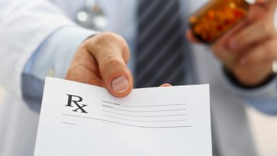 За какво да питате лекаря си, когато ви изписва лекарство с рецепта? 