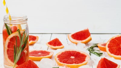 Защо водата с грейпфрут помага за отслабване?