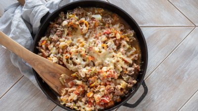 Телешко със зеле и домати