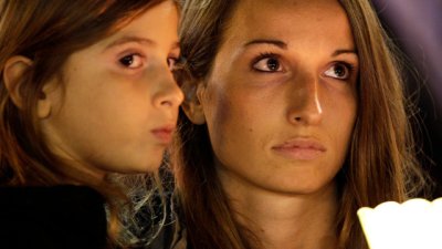 Майки протестират на 22 октомври 2012 пред Народното събрание