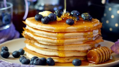 Палачинки с кисело мляко