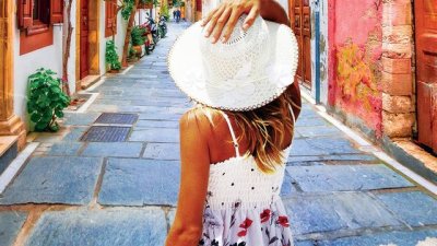 „Меденият изгрев над хълма“ – Джо Томас