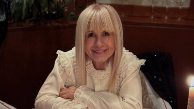 Лили Иванова навърши 86 години, а изглежда невероятно!