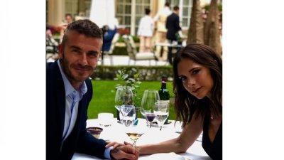 Дейвид и Виктория Бекъм празнуват 19 години брак