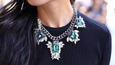 Направете си колие с цветни камъни