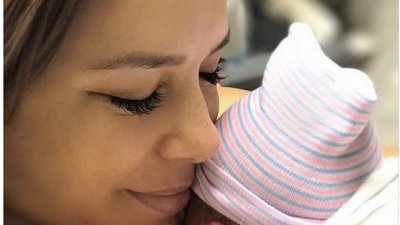 Ева Лонгория след раждането: Не мога да си представя да вземат сина ми