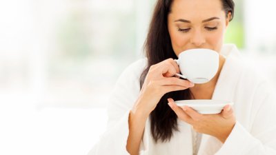 Неща, които не е полезно да правите веднага след събуждане