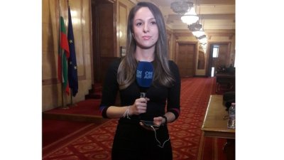 Милена Енчева – между горещите политически събития и самотата на обектива