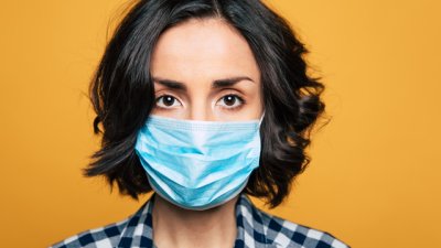 Признаци, че е време да смените маската за лице 