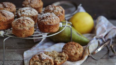 Пълнозърнести мъфини с мед и круши 