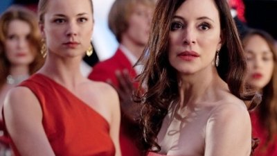 Актрисата Маделин Стоу – властна, секси и лоша в „Отмъщението“ по Нова ТВ