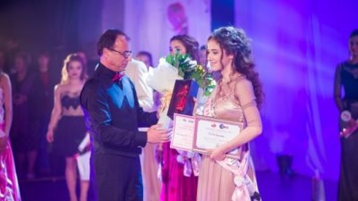 Царица на розата в Карлово стана 16-годишната Христина Караколева