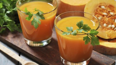 Зимни смутита за енергия и имунитет