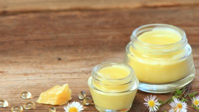 Грижа за ръцете с подхранващи масла