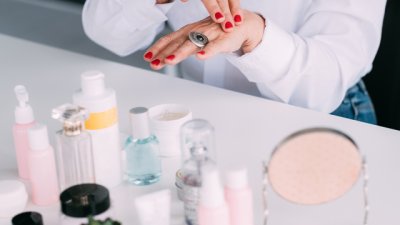 За кои козметични продукти си заслужава да харчим пари