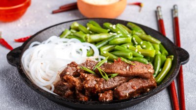 Стек хапки с чесново масло и зелен фасул