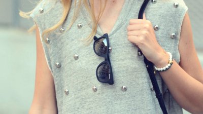 Декорирайте обикновената тениска с перли