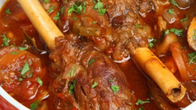 Агнешки котлети със сос от гъби