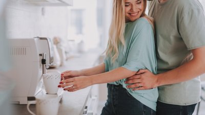 Какво се случва в тялото, когато се гушкате с половинката си