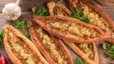 Турска пица с кайма