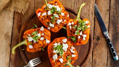 Пълнени чушки със сирене и леща