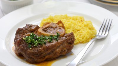 Телешки стек по милански