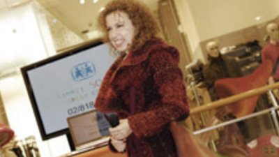 Който помогне на “Приказка без край”, ще получи “Трите прасенца”