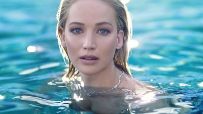 Дженифър Лорънс ухае на Dior