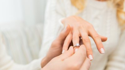 Защо приятелят ви не ви предлага брак?