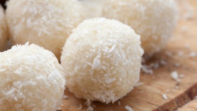 Домашни бонбони „Рафаело“