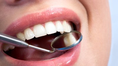 Връзката между възпалени венци и рак на гърдата