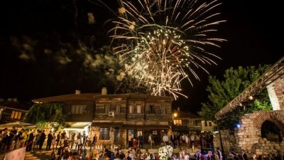 „Балкан холидейз“  отпразнува 50 години със стилен коктейл в Несебър