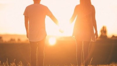 Знаци, че партньорът ви иска да се среща с други