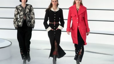 Перли, дантела и кавалерийски панталони от Chanel