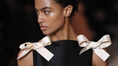 Панделки и френски шик в колекцията на Джамбатиста Вали 