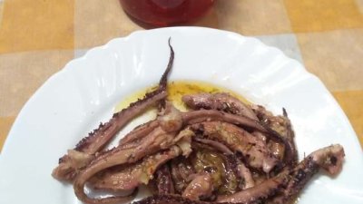 Октопод на грил тиган