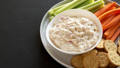 Разядка със сирене и орехи