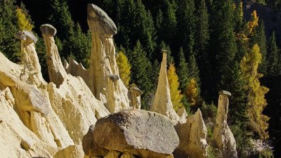 Земните пирамиди в Италия (галерия) 