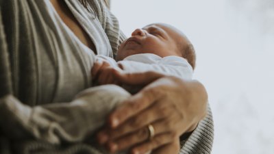 Кои са най-необходимите неща, които ще ви трябват след раждане?