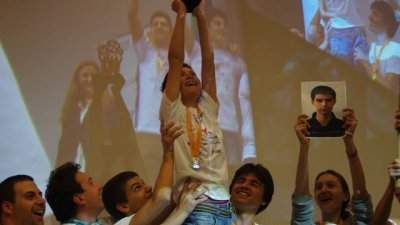 Деца укротяват природните стихии с роботи