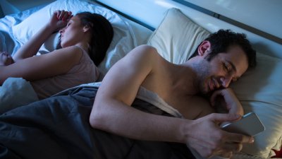 6 изненадващи признака, че Той ви изневерява